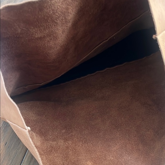 COS Tan Leather Tote with Soft Structure - Picture 10 of 14